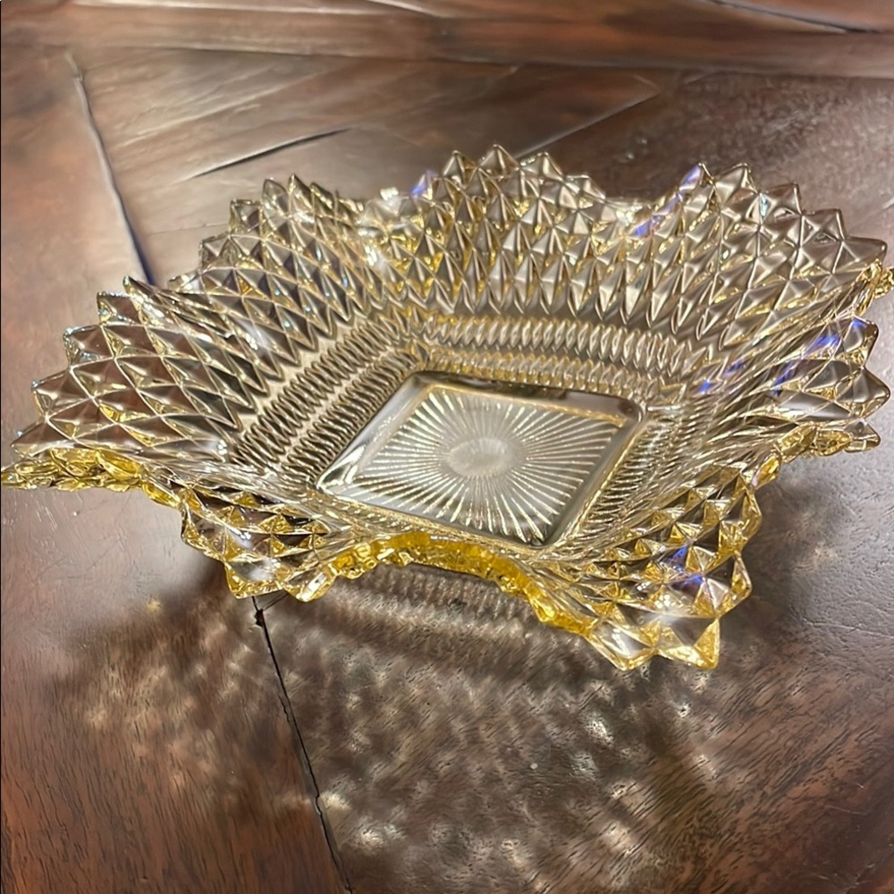 ✨Vintage Indiana Glass, Amber ruffled square candy dish with a diamond pattern.